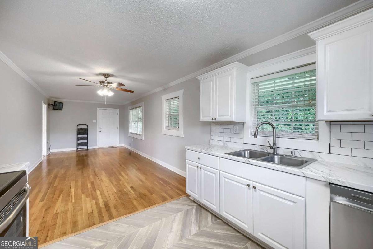1 North Avenue Property Photo 12