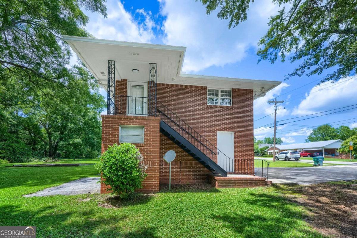 1 North Avenue Property Photo 28
