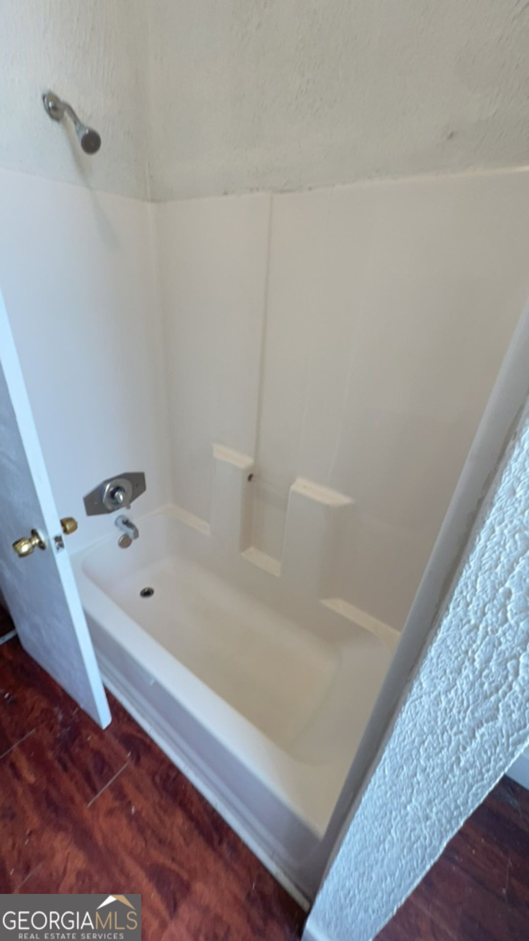 207-208 Adamson Square Unit A Property Photo 4
