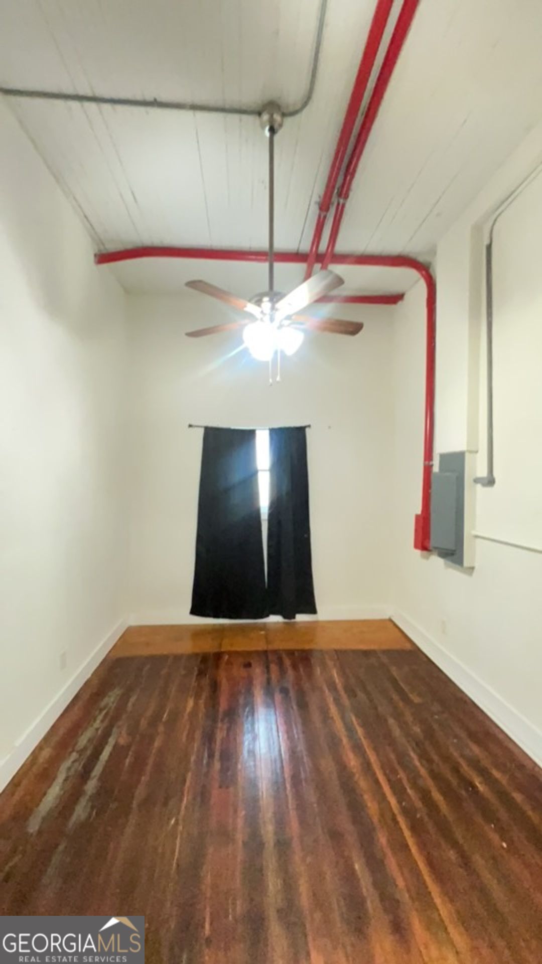 207-208 Adamson Square Unit A Property Photo 9