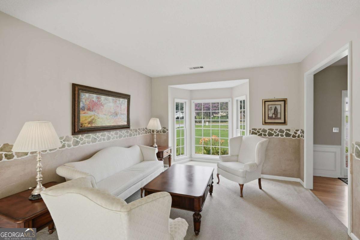 3840 Longlake Drive Property Photo 6