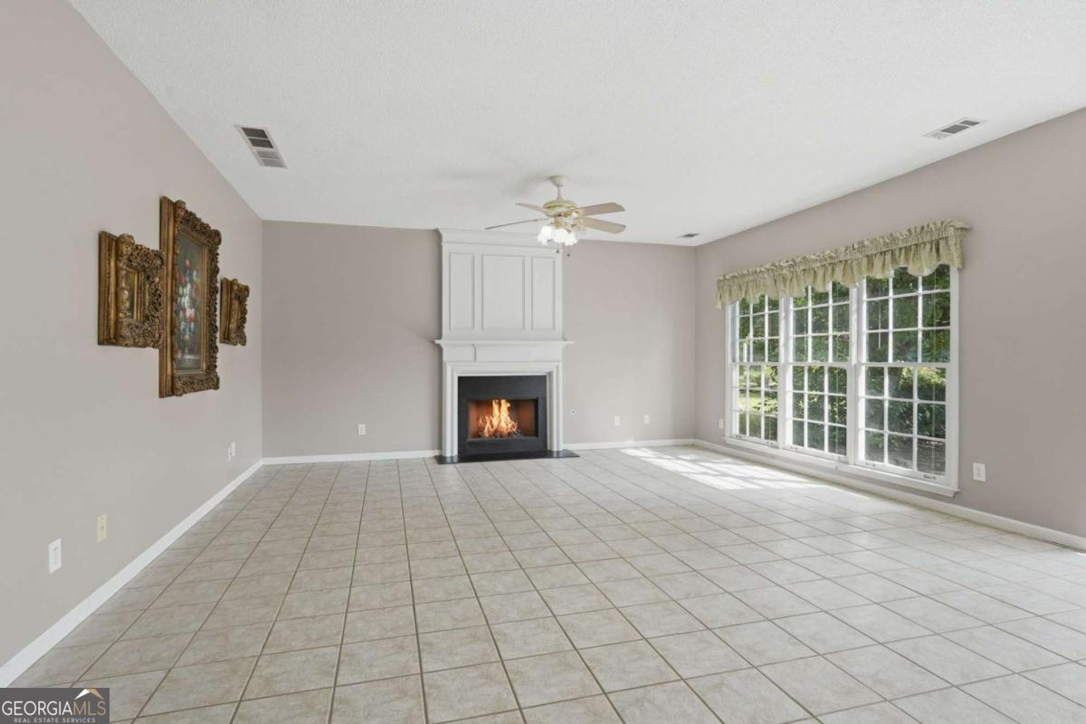 3840 Longlake Drive Property Photo 8