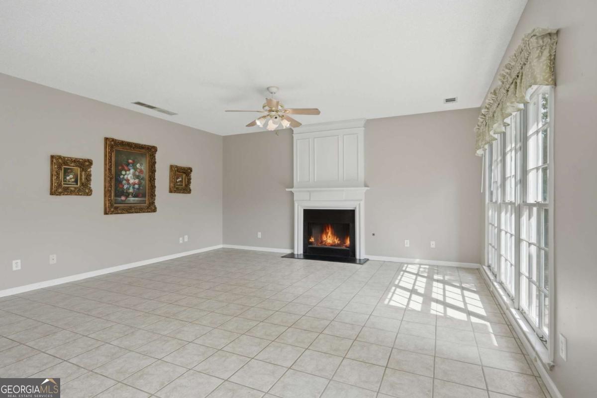 3840 Longlake Drive Property Photo 10