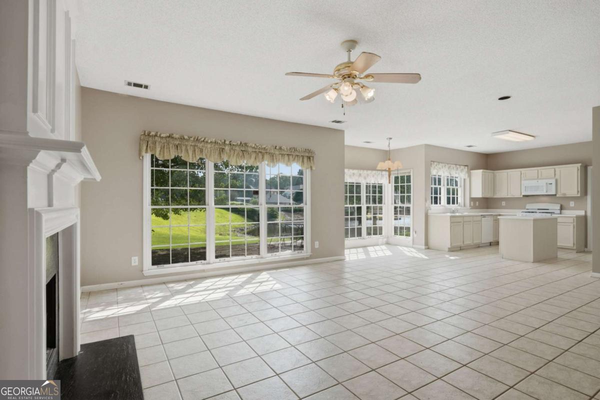 3840 Longlake Drive Property Photo 11