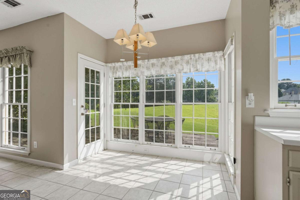 3840 Longlake Drive Property Photo 17