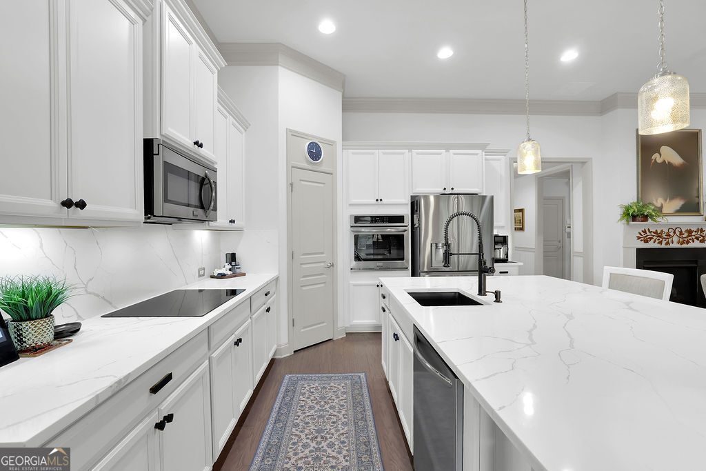 409 Windy Ridge Way Property Photo 10