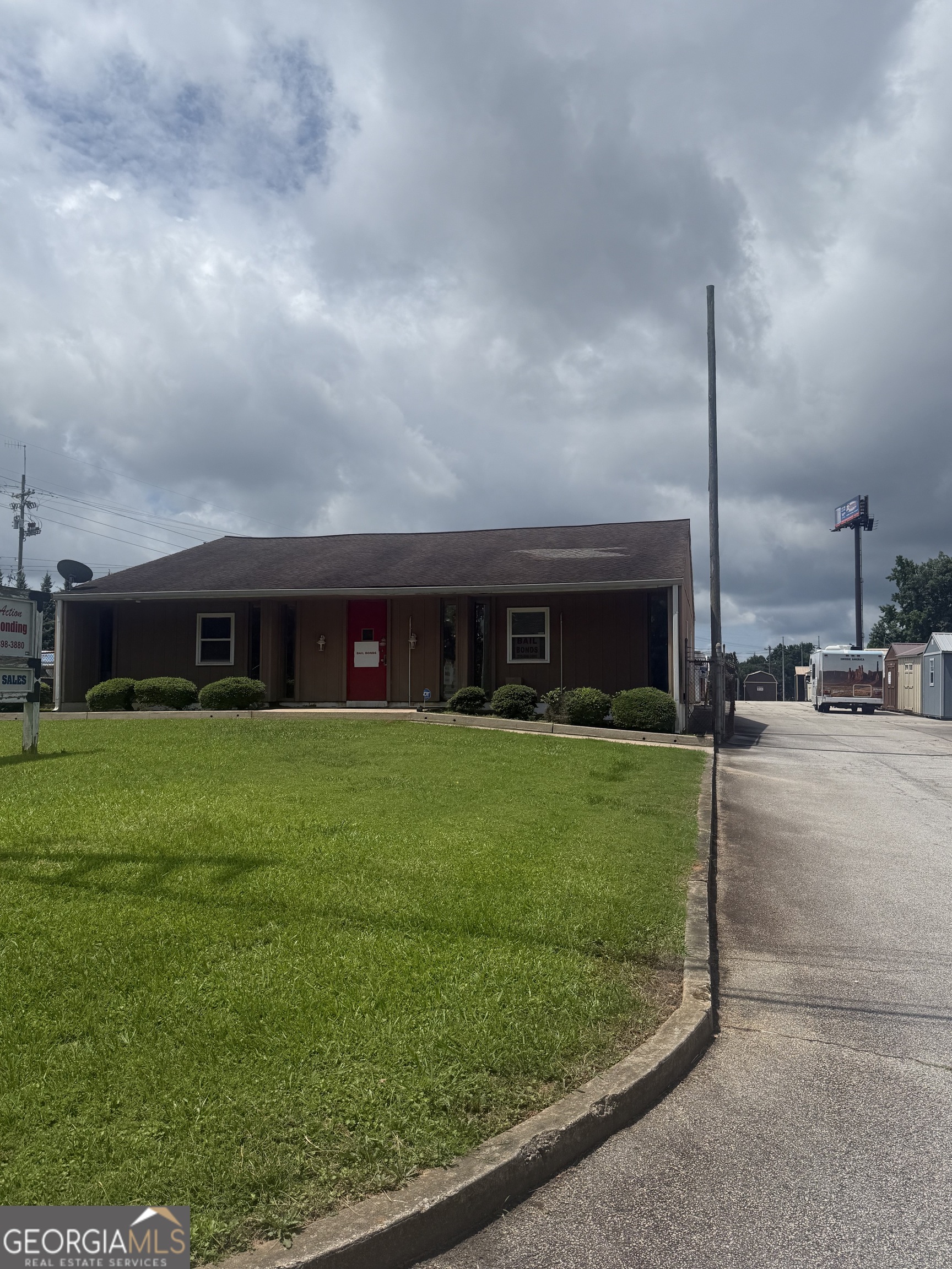 537 Industrial Boulevard Property Photo 1