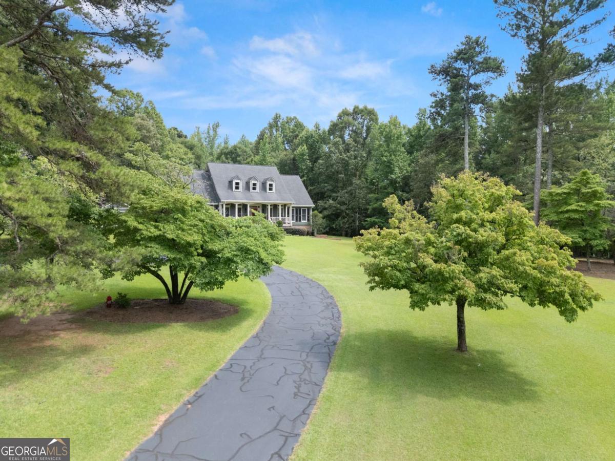 924 James Powers Road Property Photo 5
