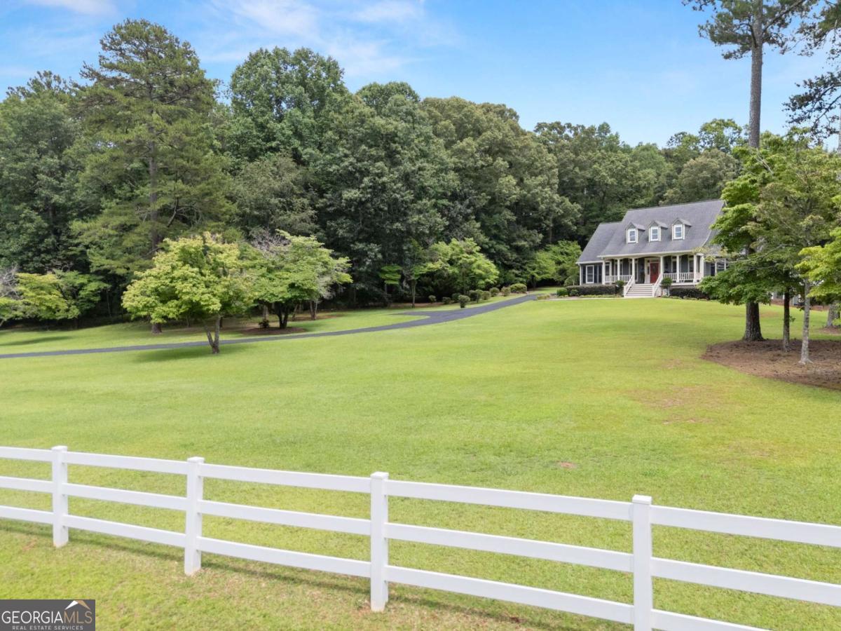 924 James Powers Road Property Photo 7