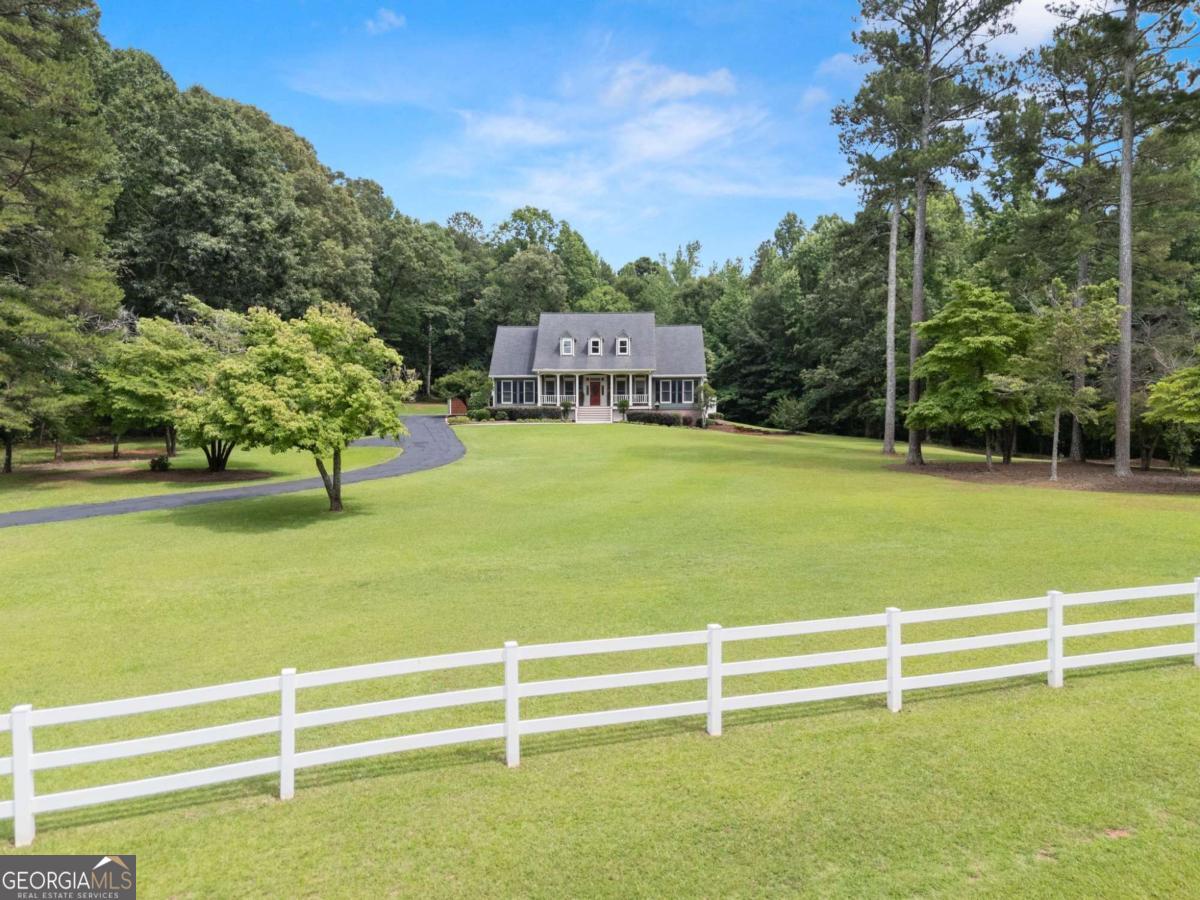 924 James Powers Road Property Photo 8
