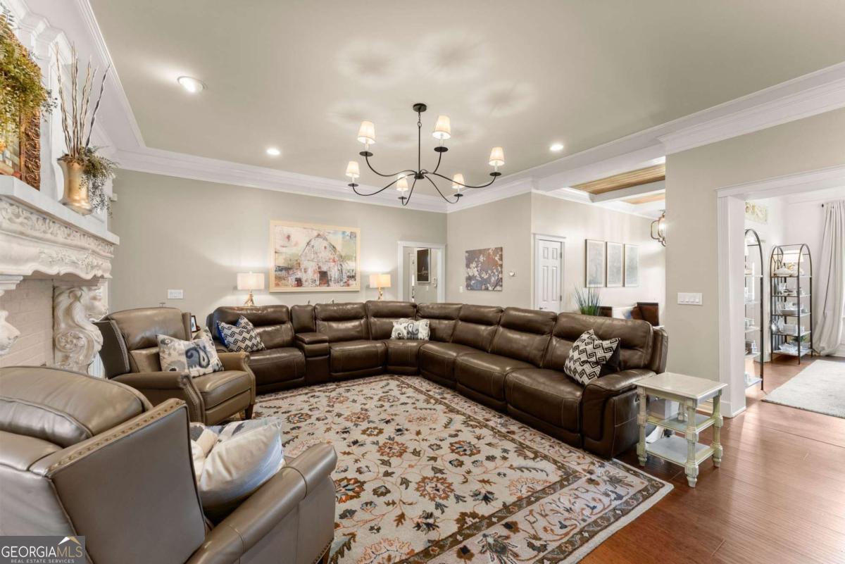 924 James Powers Road Property Photo 12