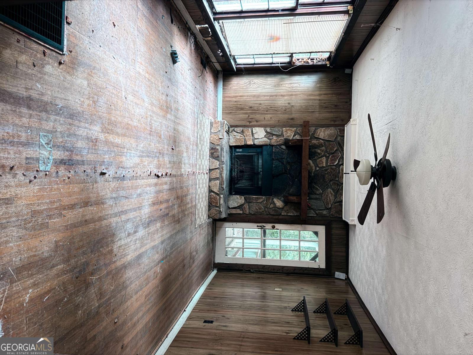 215 Polk Avenue Property Photo 11