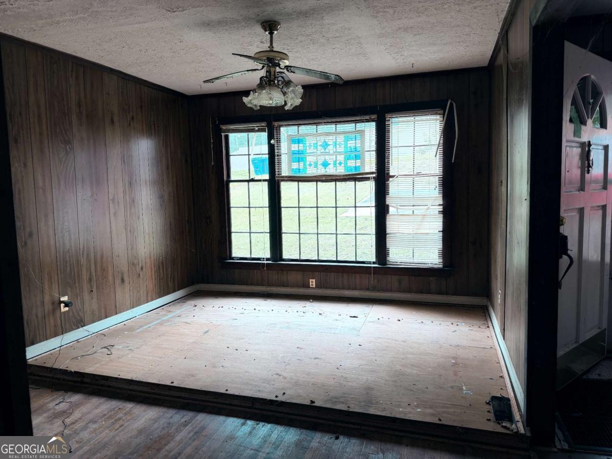 215 Polk Avenue Property Photo 12