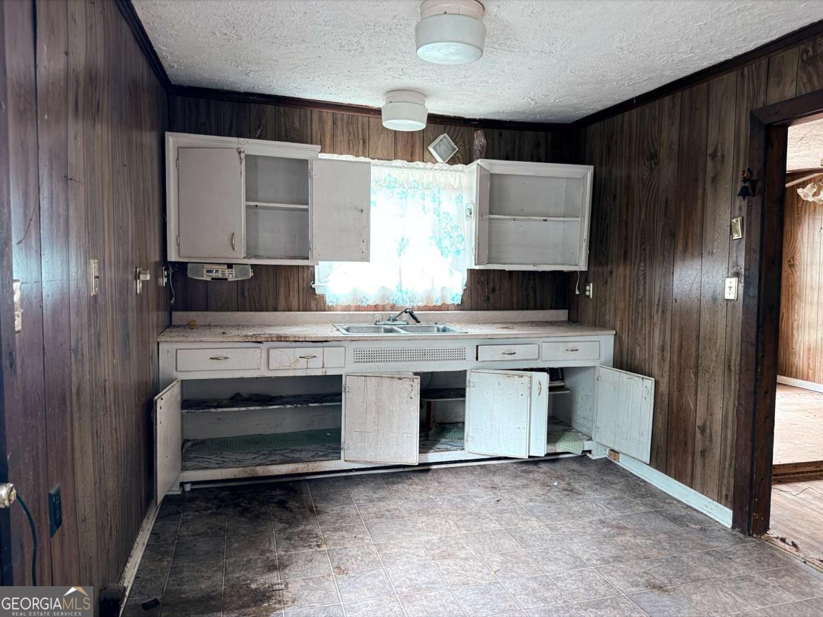 215 Polk Avenue Property Photo 13