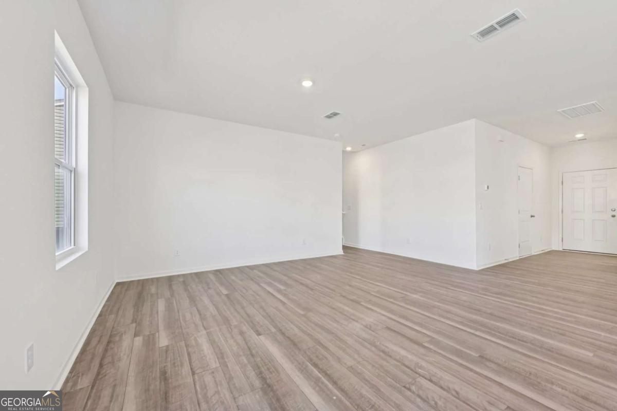 117 Maison Drive Property Photo 5