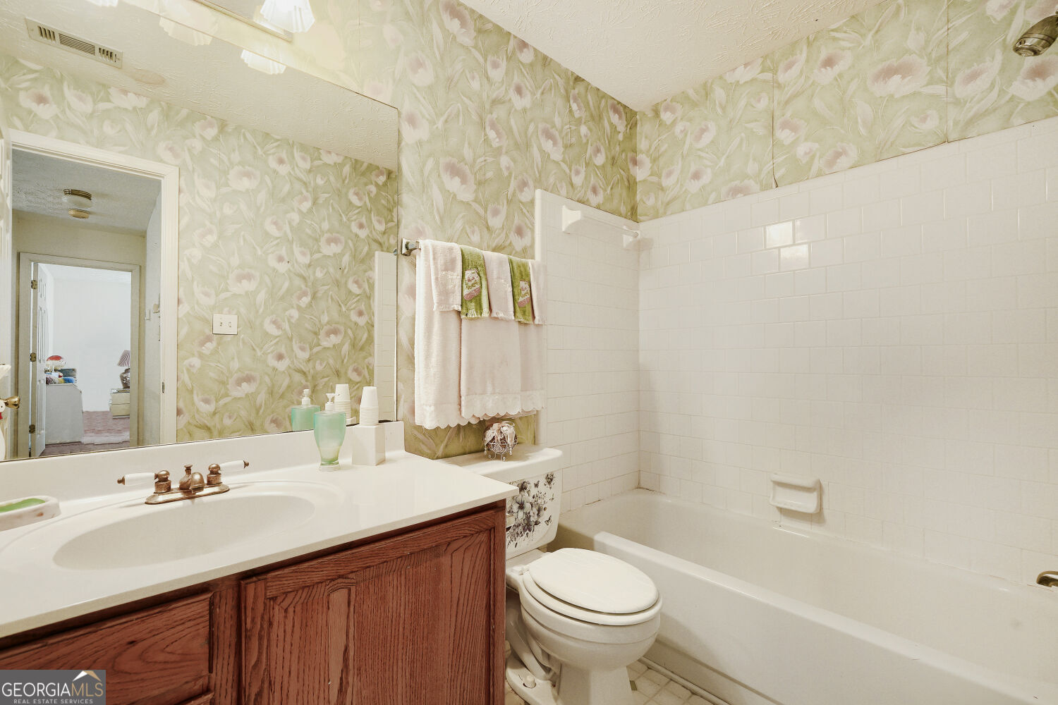 235 Saddle Bridge Drive Property Photo 17