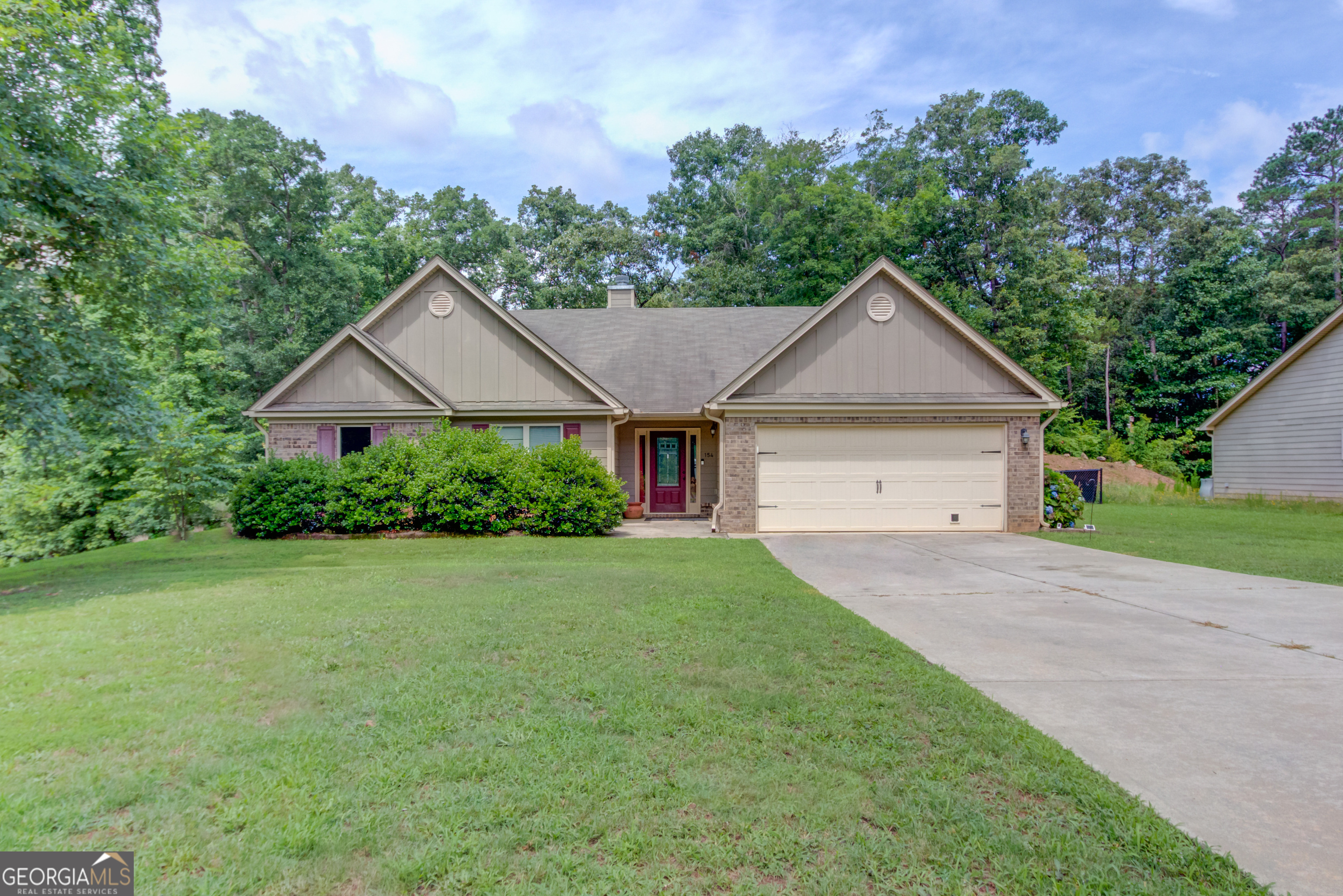 154 Rolling Oaks Lane Property Photo 1