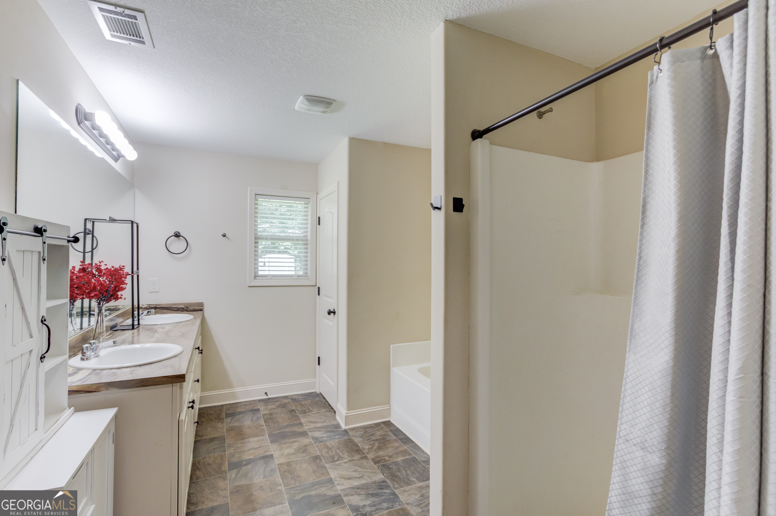 154 Rolling Oaks Lane Property Photo 19