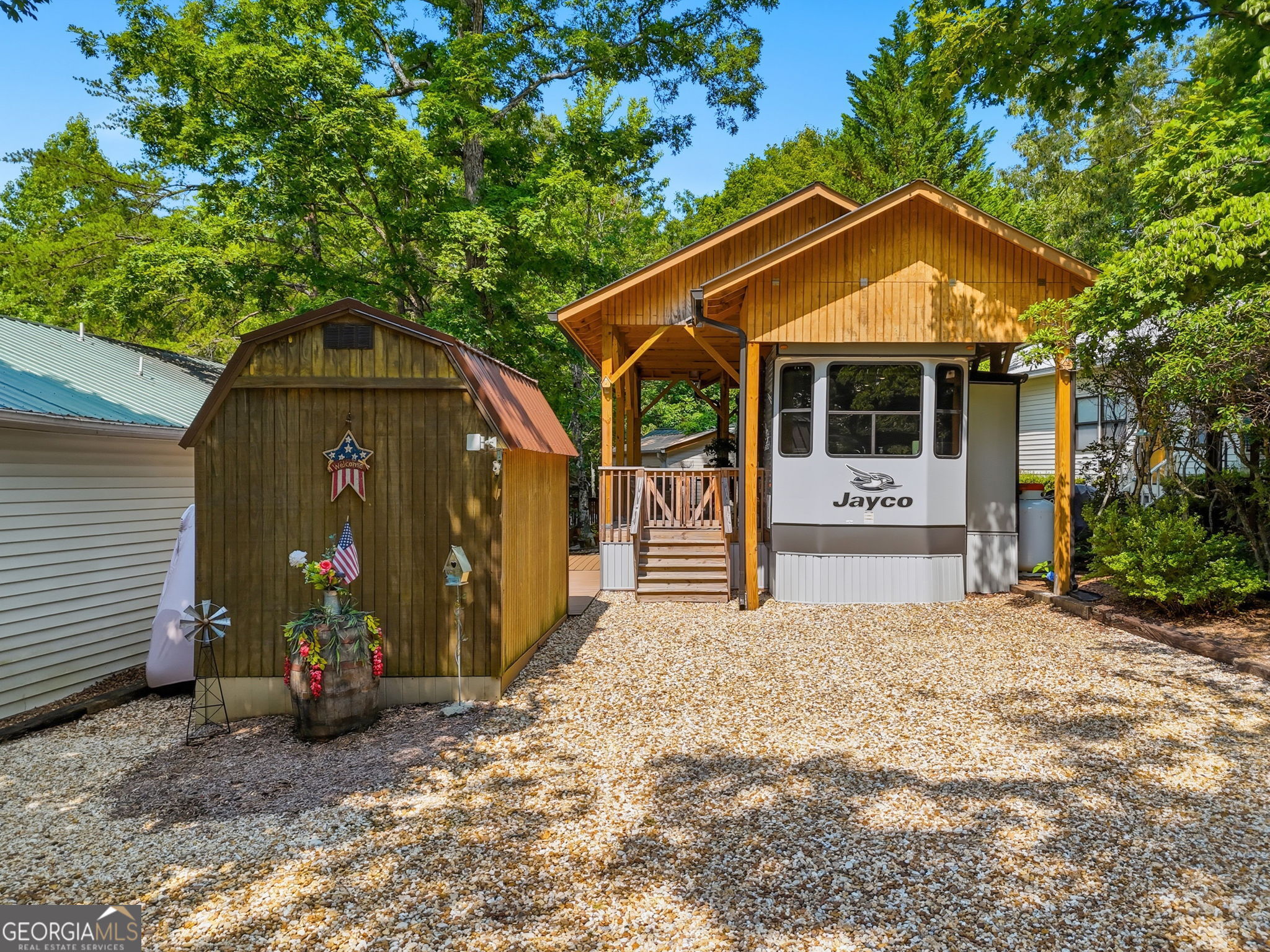 104 Cindy Parkway Property Photo 1