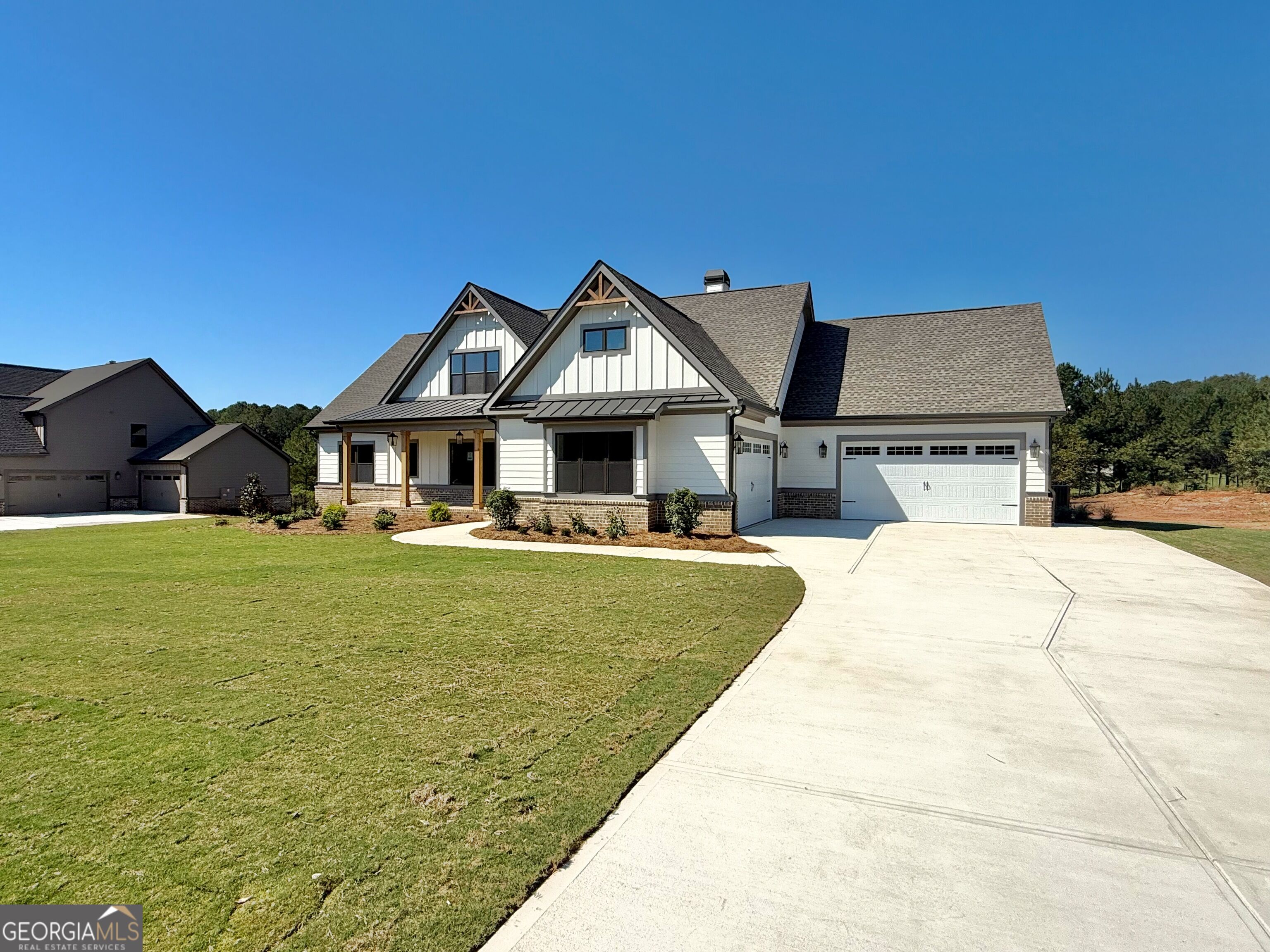 2121 Stonegate Way Property Photo 2