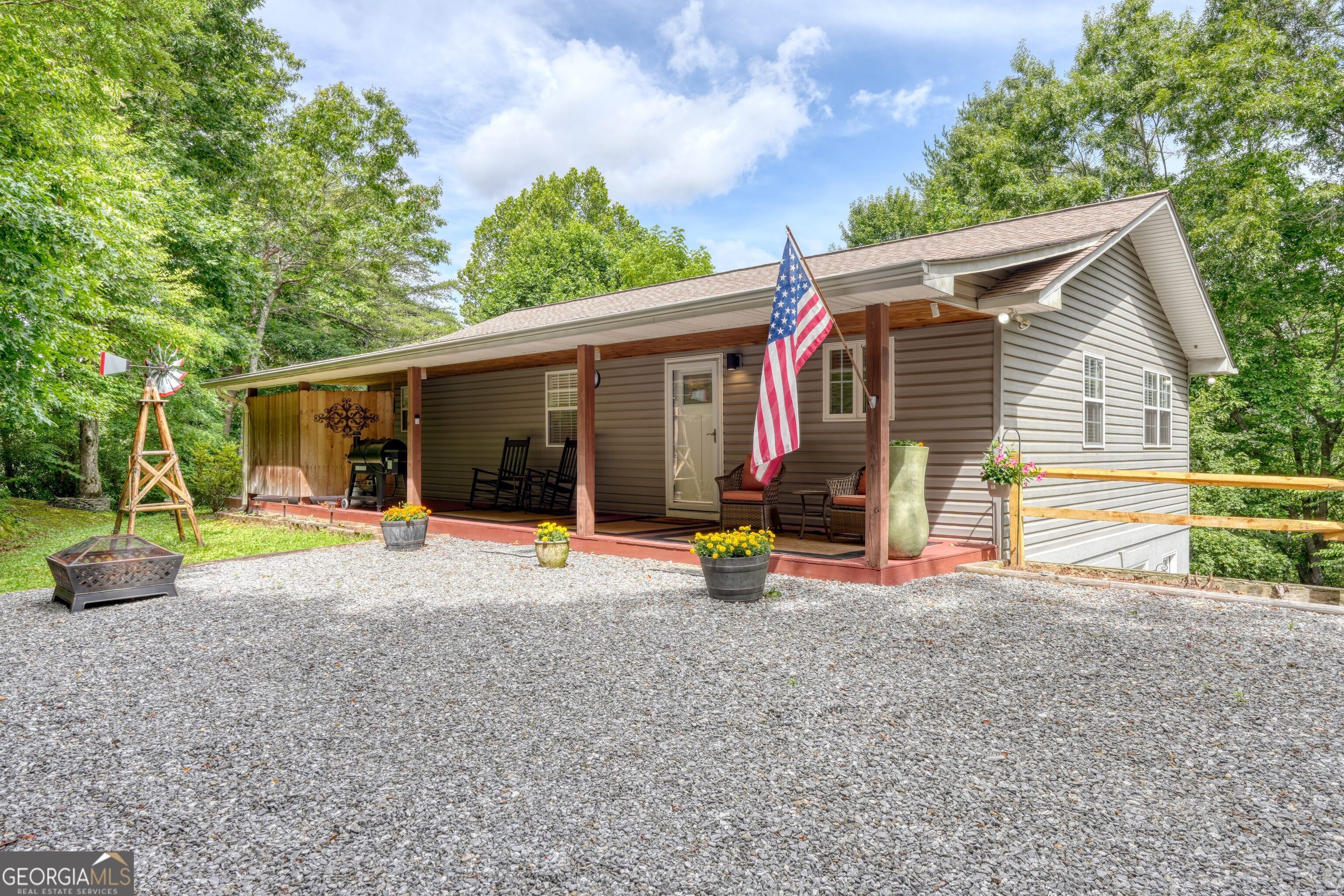 2228 Walls Mountain Property Photo 1