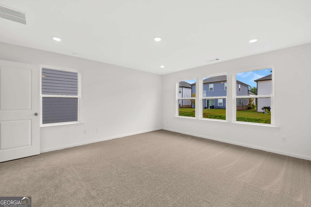 2273 Linden Pass Property Photo 4