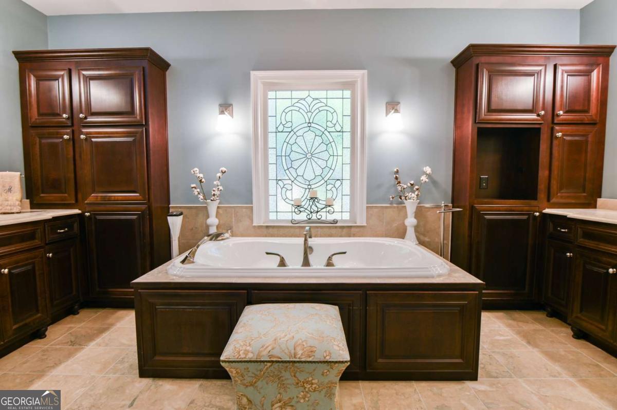 1010 Forrest Hills Point Property Photo 36
