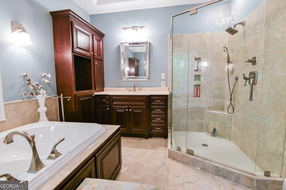 1010 Forrest Hills Point Property Photo 38