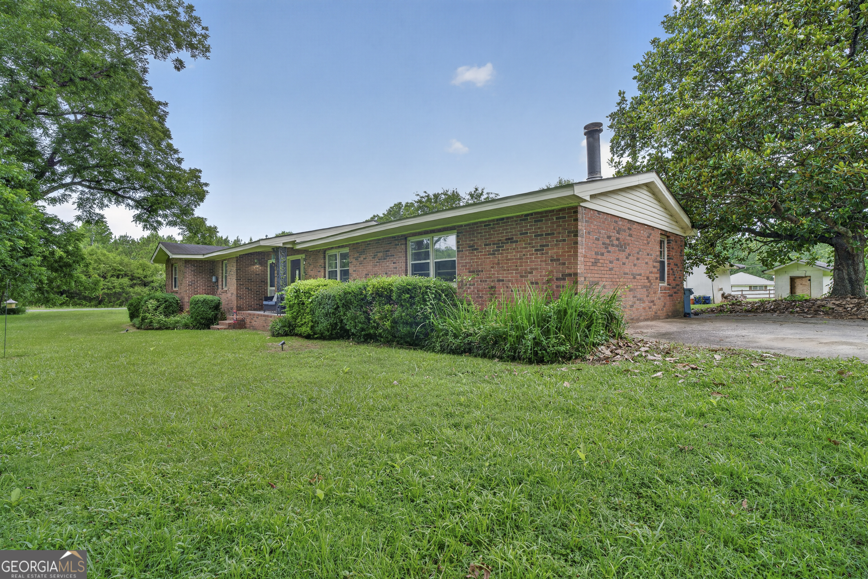 8295 Lower Thomaston Road Property Photo 6