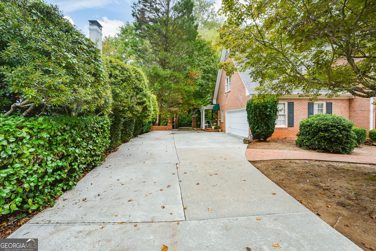1640 Lazy River Lane Property Photo 8