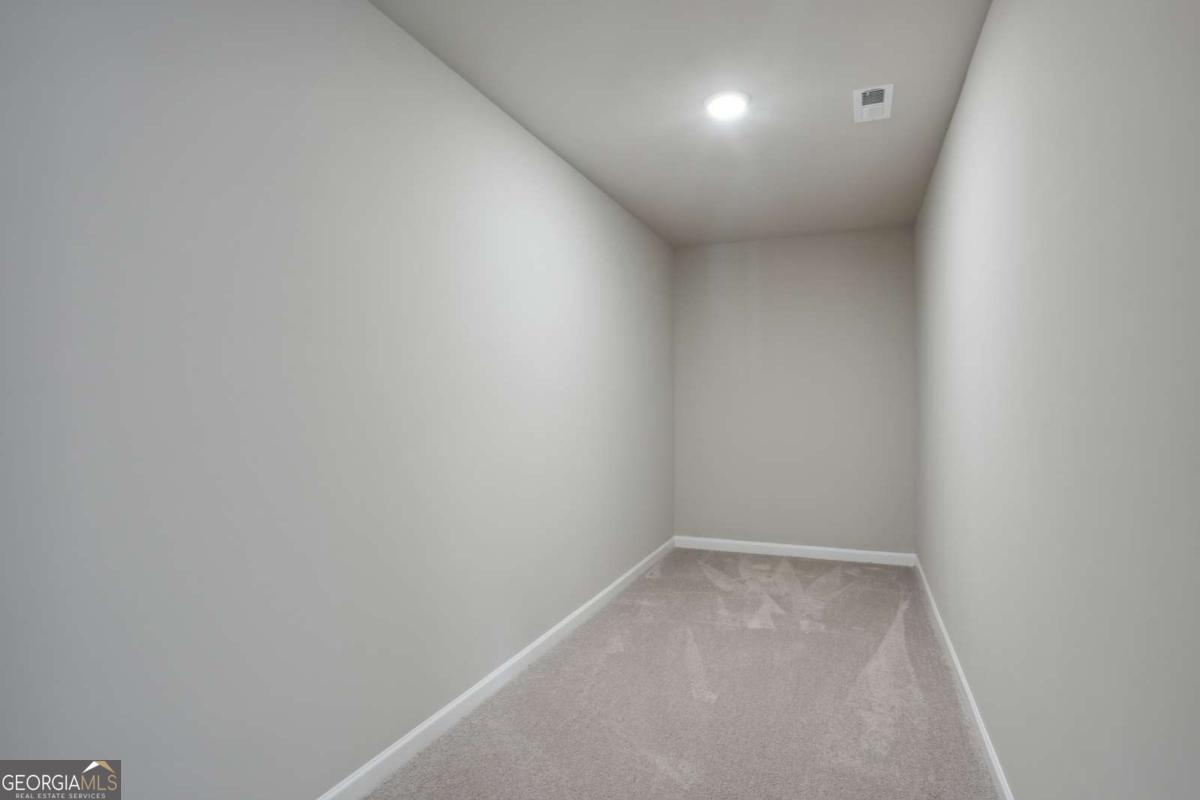 220 Lakeside Place Property Photo 23