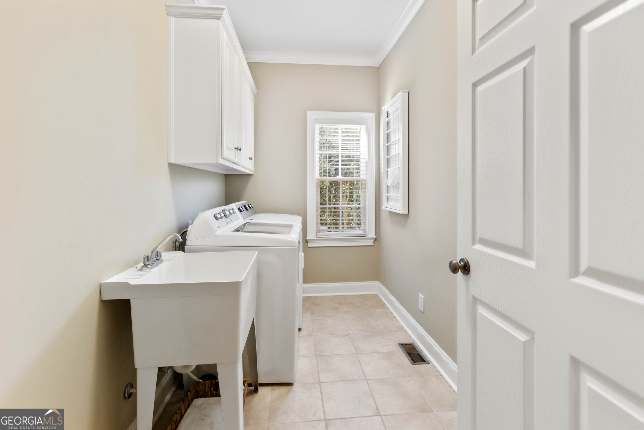 1030 Spring Lake Drive Property Photo 28