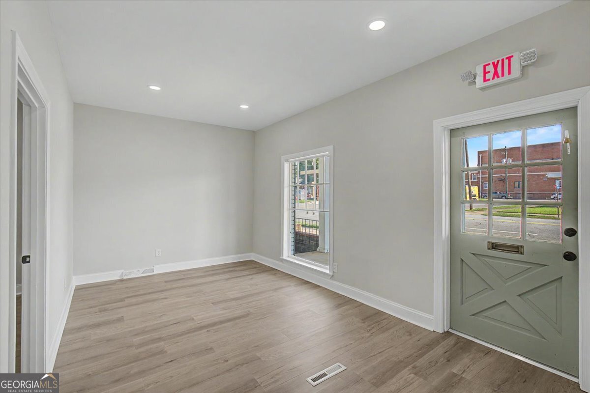104 East Avenue Property Photo 6