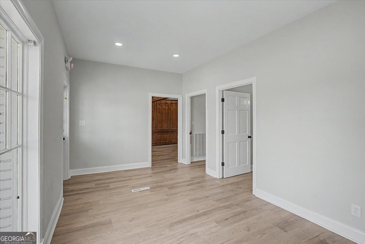 104 East Avenue Property Photo 7