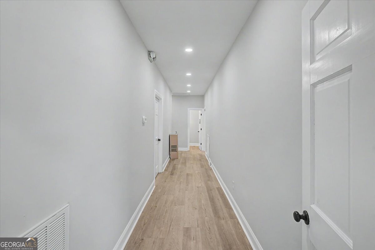 104 East Avenue Property Photo 10