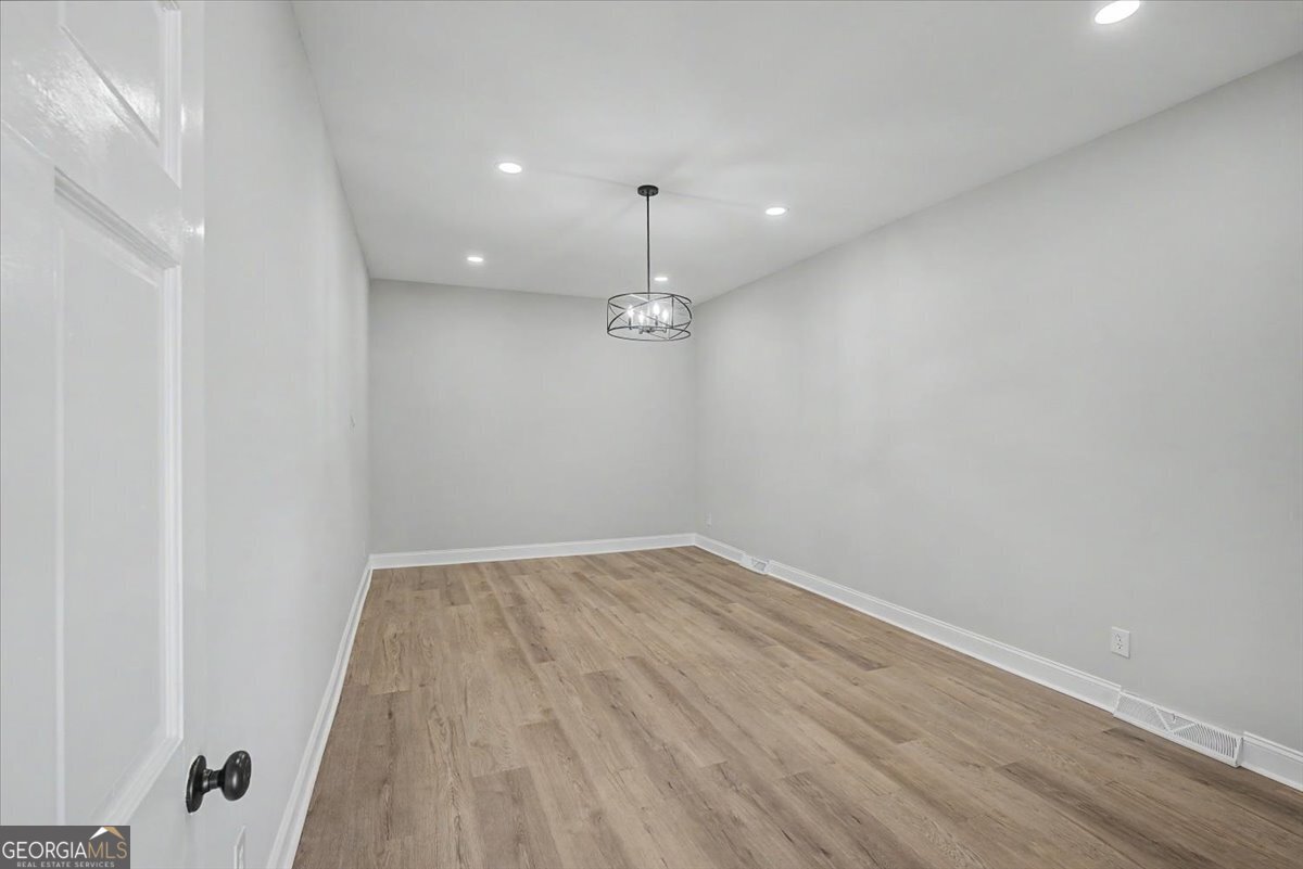 104 East Avenue Property Photo 17