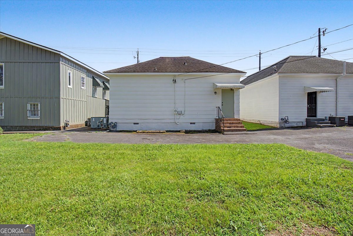 104 East Avenue Property Photo 19