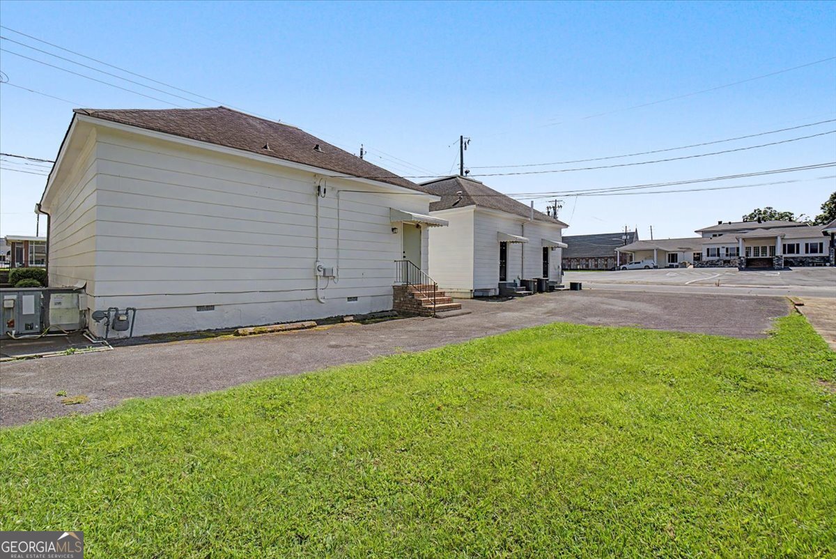 104 East Avenue Property Photo 20