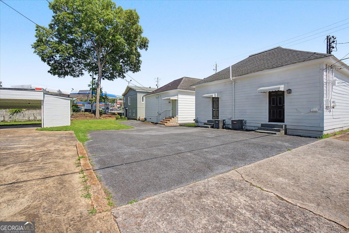 104 East Avenue Property Photo 21