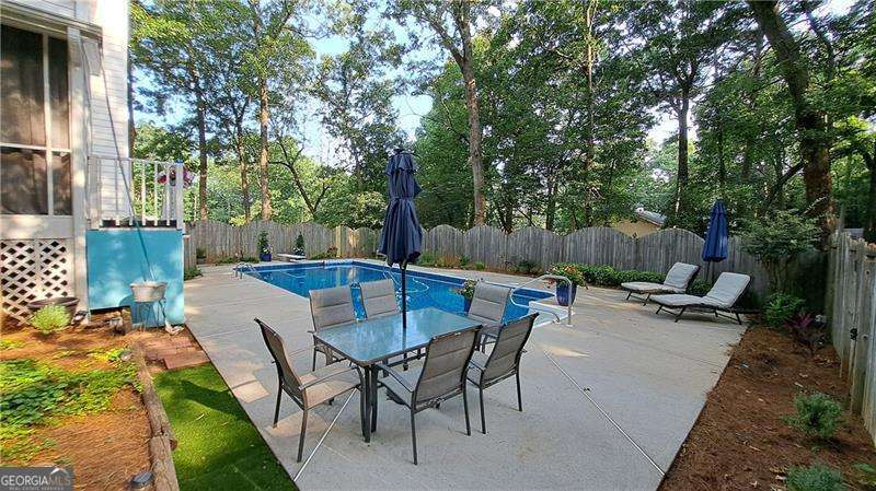 110 Acorn Drive Property Photo 2