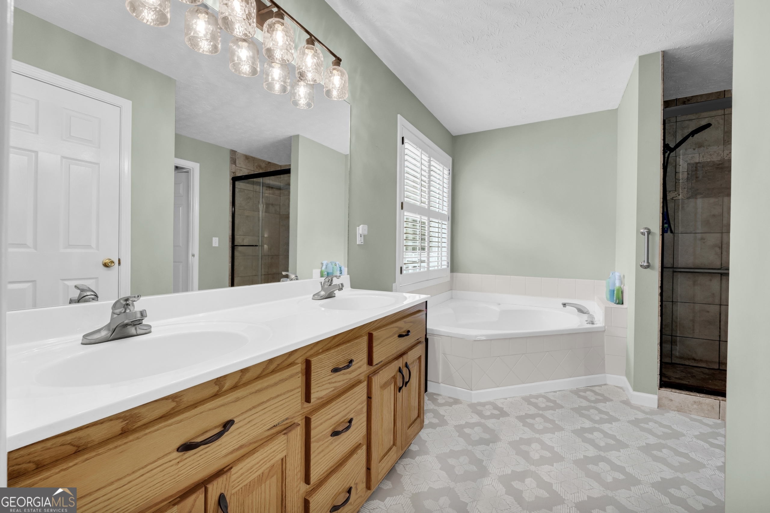2570 Castleberry Bridge Road Property Photo 16