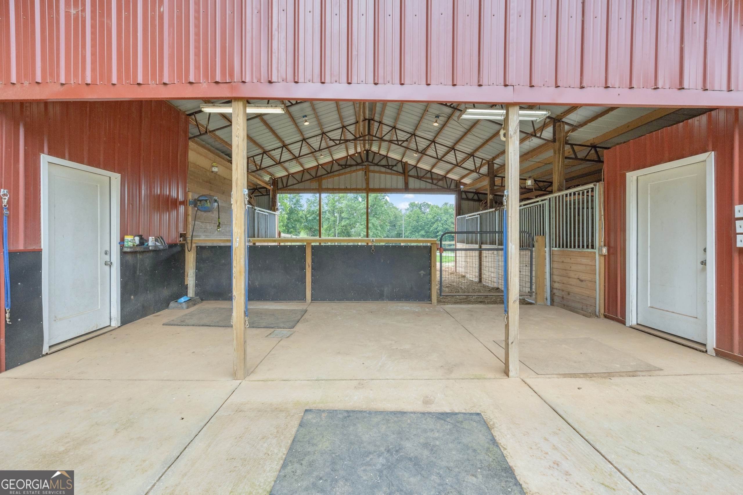 2570 Castleberry Bridge Road Property Photo 34