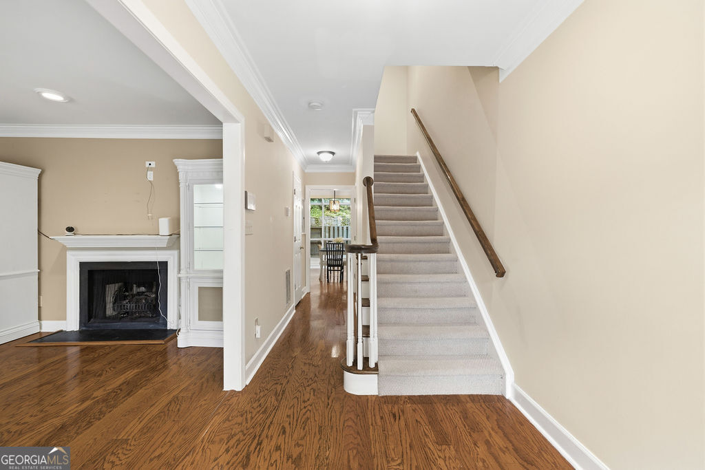 65 Mount Vernon Circle Property Photo 4