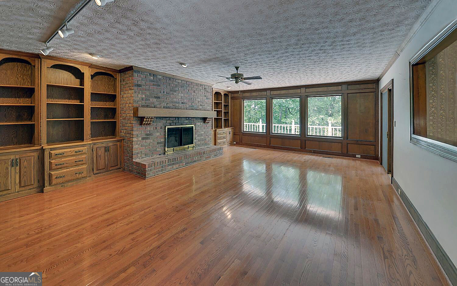 4521 Shoreline Drive Property Photo 12