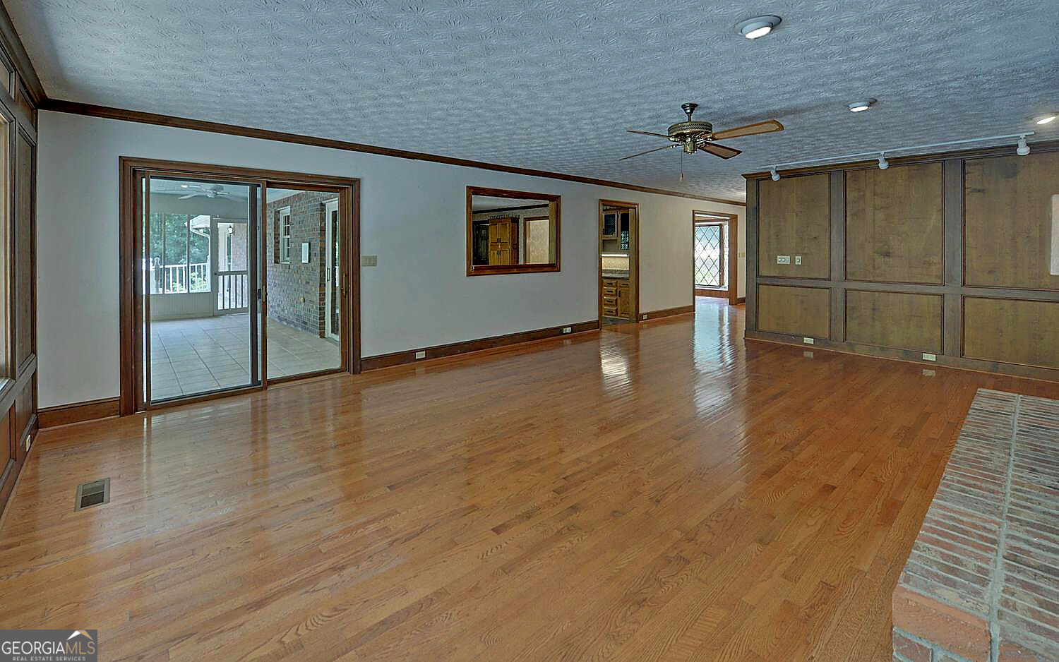 4521 Shoreline Drive Property Photo 14