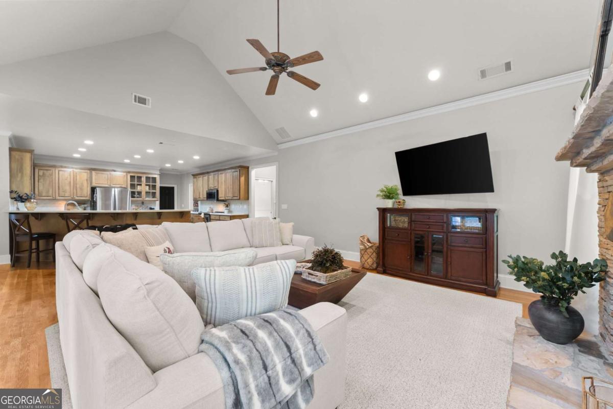 3365 Greenside Court Property Photo 9