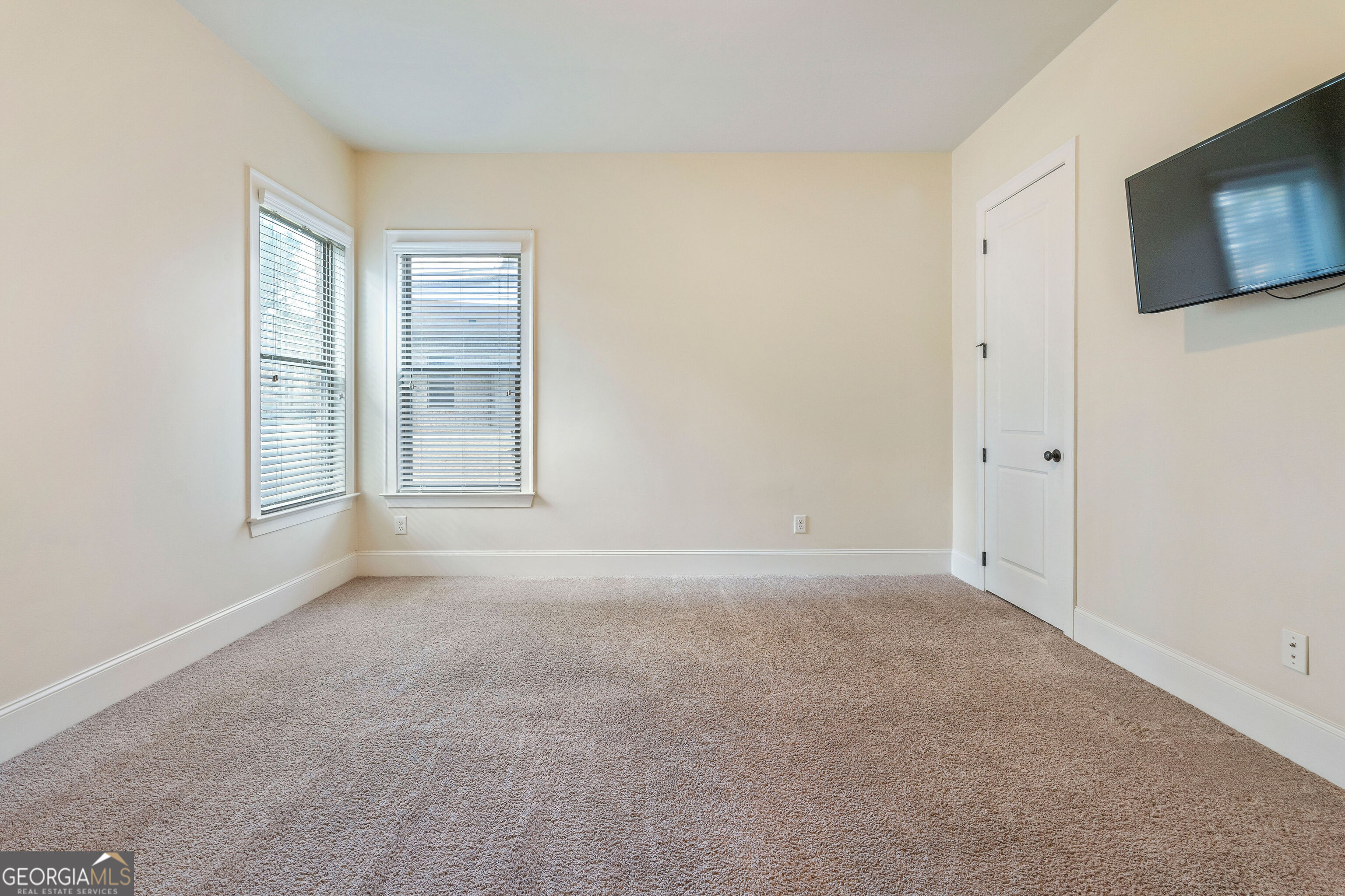 6857 Louis Drive Property Photo 13