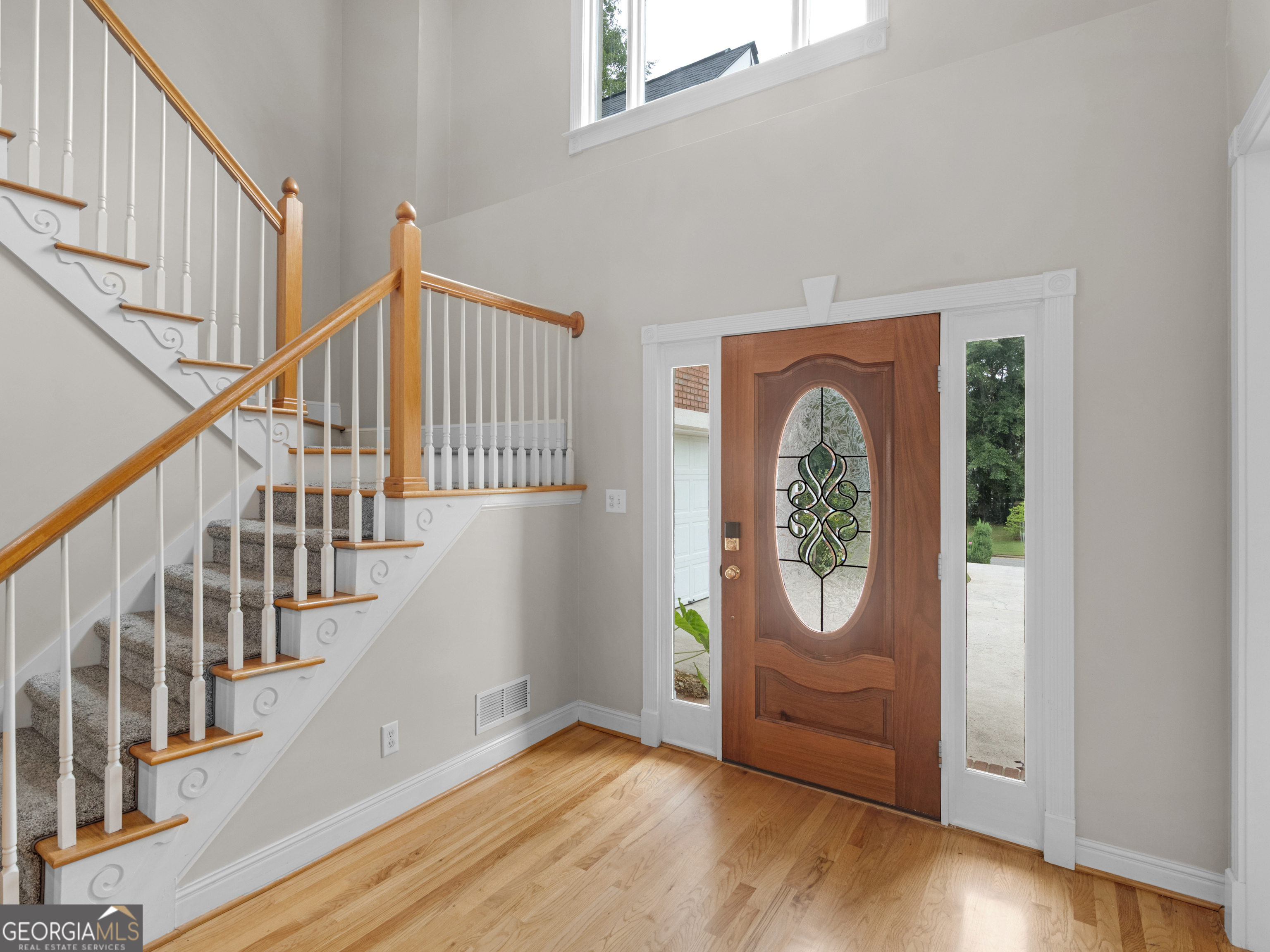 1445 Lake Forest Lane Property Photo 4
