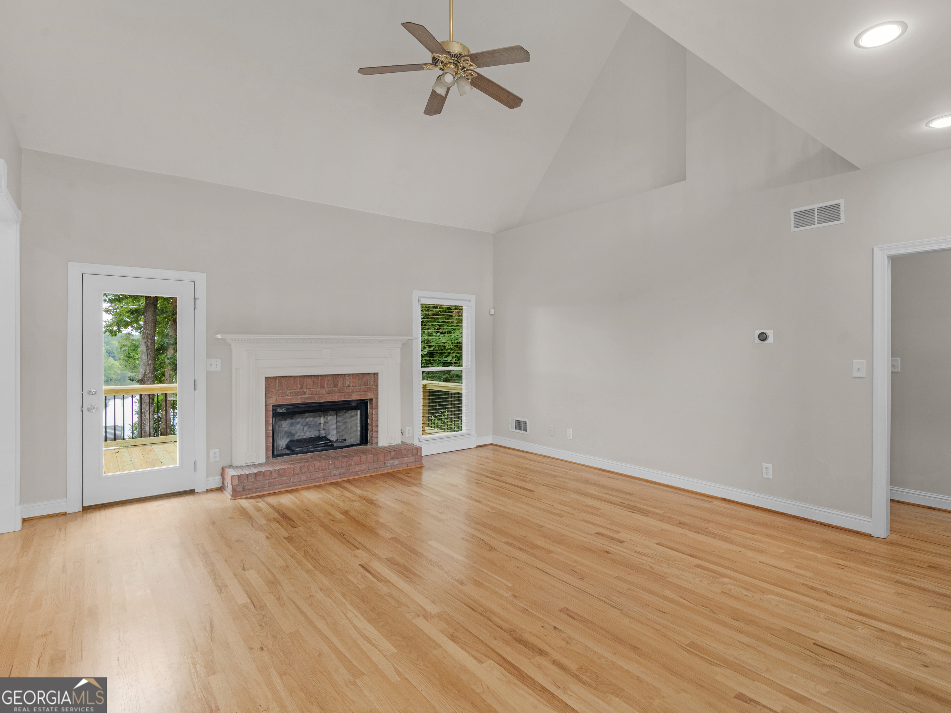 1445 Lake Forest Lane Property Photo 5