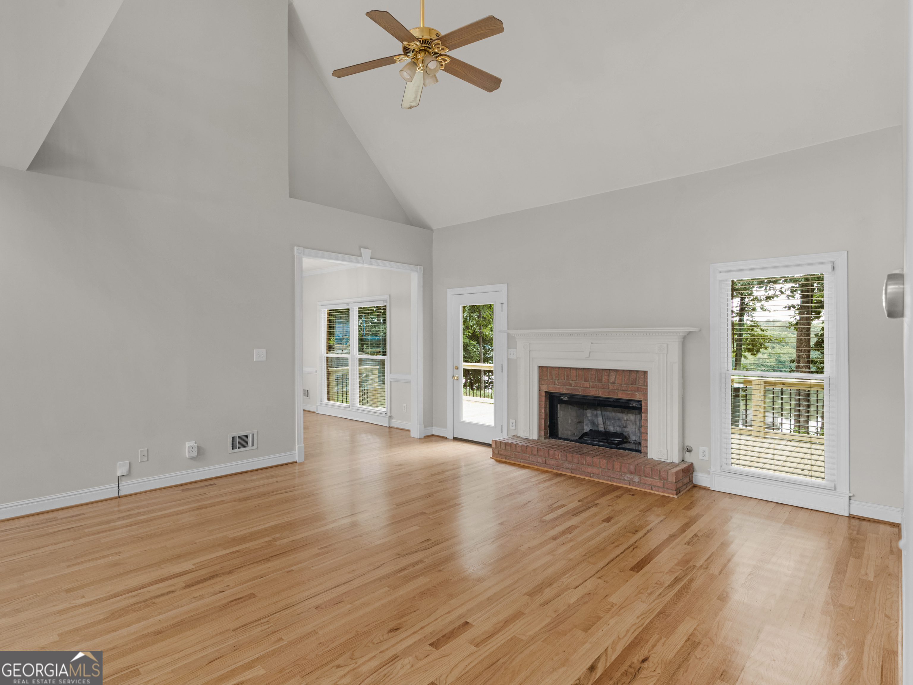 1445 Lake Forest Lane Property Photo 6